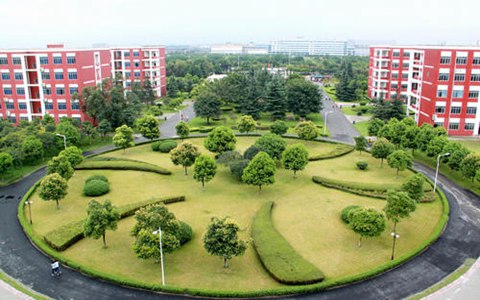 南充旅游職業中專學校一般有哪些專業?旅游鐵路服務專業就業怎么樣
